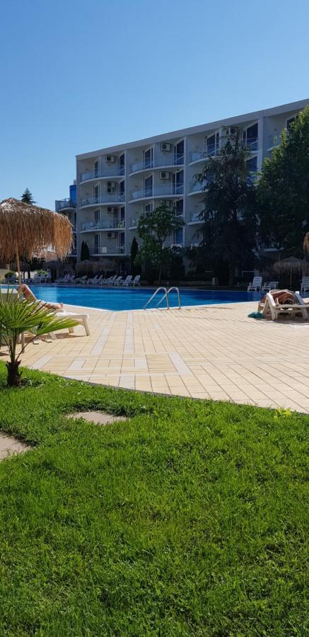 Apartment With Green Terrace Бургас Екстериор снимка