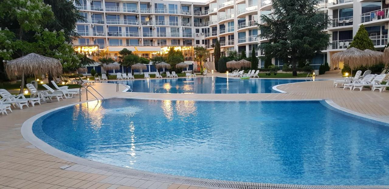 Apartment With Green Terrace Бургас Екстериор снимка