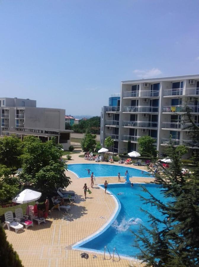 Apartment With Green Terrace Бургас Екстериор снимка