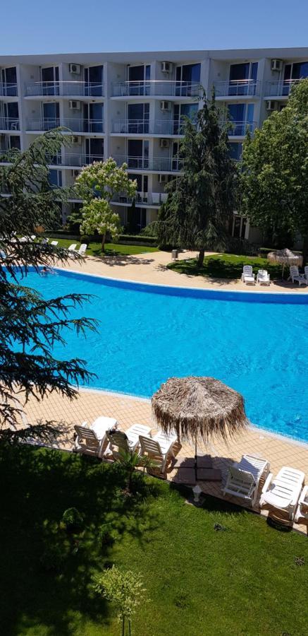 Apartment With Green Terrace Бургас Екстериор снимка