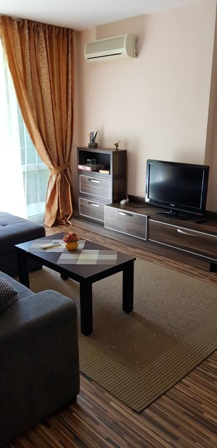 Apartment With Green Terrace Бургас Екстериор снимка