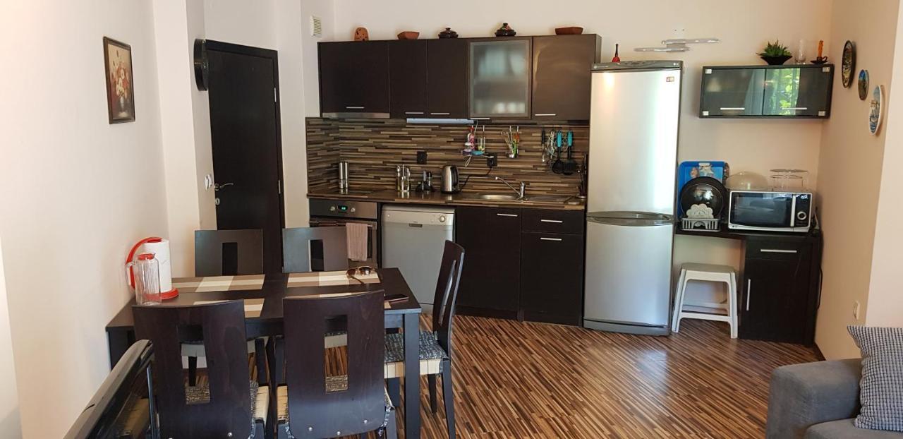 Apartment With Green Terrace Бургас Екстериор снимка