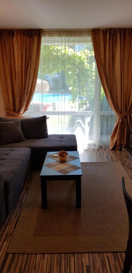 Apartment With Green Terrace Бургас Екстериор снимка