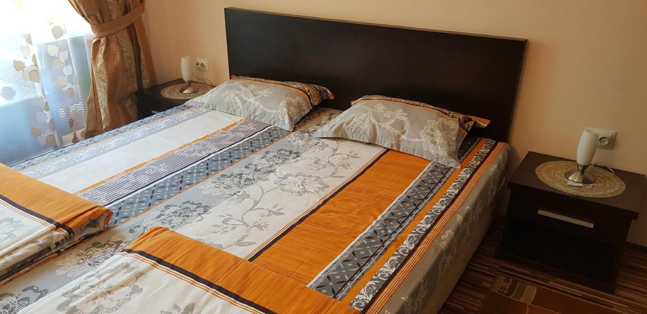 Apartment With Green Terrace Бургас Екстериор снимка
