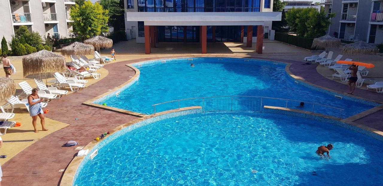 Apartment With Green Terrace Бургас Екстериор снимка